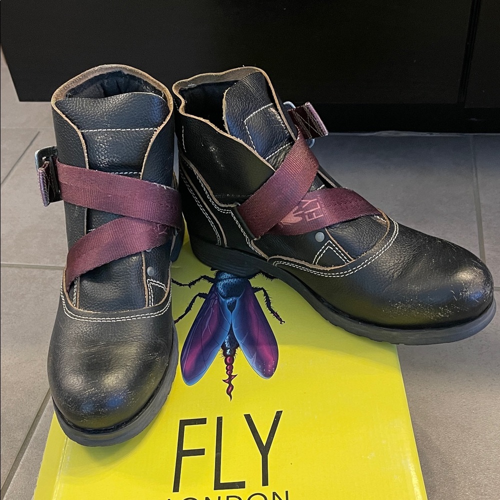 Fly London Black And Burgundy Distressed Women’s Ankle Boots Saji Kraft 40 9 9.5